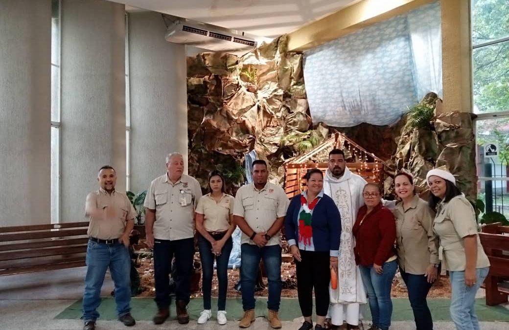Ferromineros asisten a Misa de Aguinaldo en honor al aniversario de la industria del hierro
