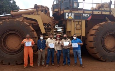 Ferromineros certificados como Operadores de Payloader