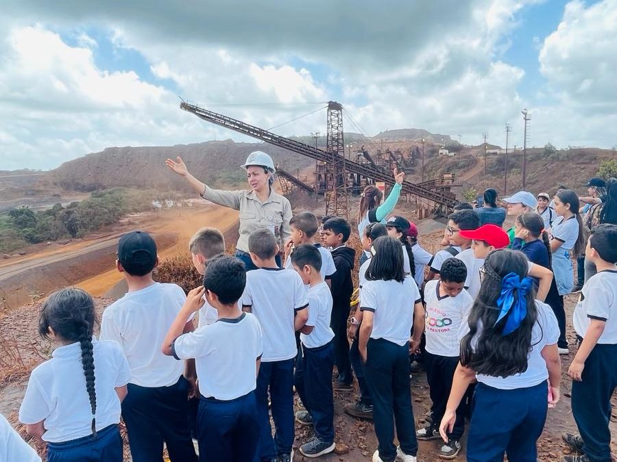 Estudiantes de la “Divina Pastora” conocieron operaciones mineras de la industria