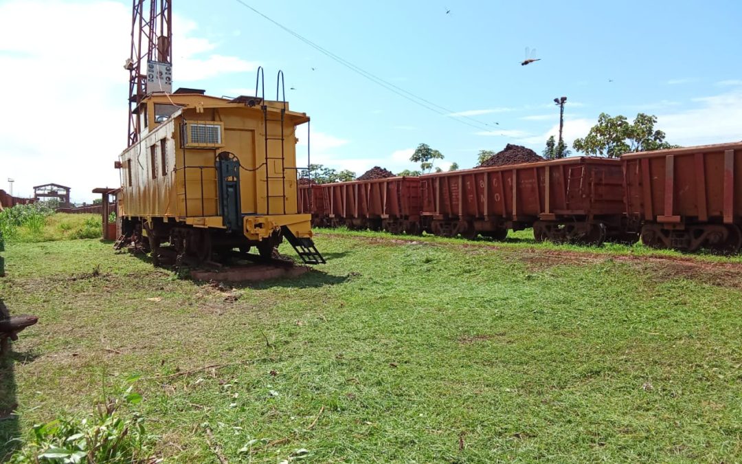 Trabajadores optimizan caboose para la Gerencia de Ferrocarril
