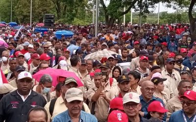 Multitudinaria concentración de la clase trabajadora por la paz laboral