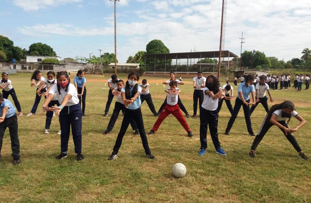 Alumnos ferromineros celebran el Día Mundial de la Actividad Física