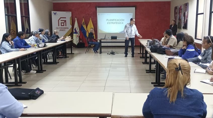 Ferrominera impulsa formación a través de la SUNAI