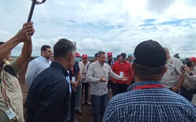 Ferrominera recibe visita técnica de empresarios nacionales