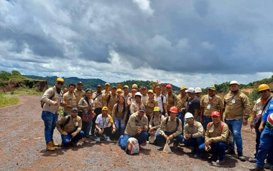 Estudiantes del Diplomado de Procesamiento y Transformación de Mineral de Hierro realizaron visita técnica a El Pao
