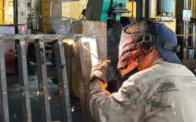 Ferromineros cambian rejillas estructurales en piso de Panel 8