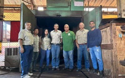 Ferromineros adecúan horno de secado de elementos eléctricos