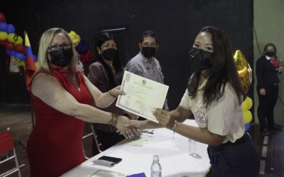 Colegios ferromineros egresan más de 200 bachilleres en Palúa y Puerto Ordaz