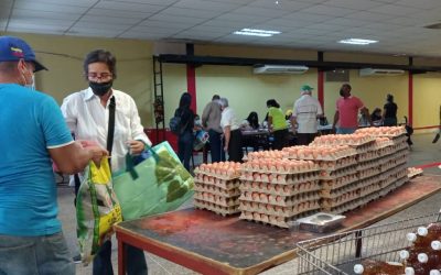 Jubilados, pensionados y sobrevivientes reciben beneficio de alimentación