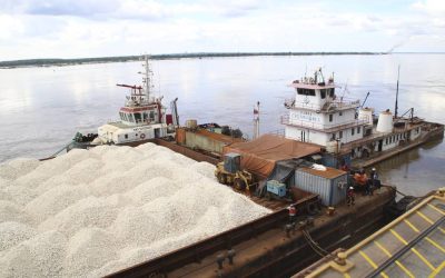 Magnesita soberana arribó al muelle de CVG Venalum