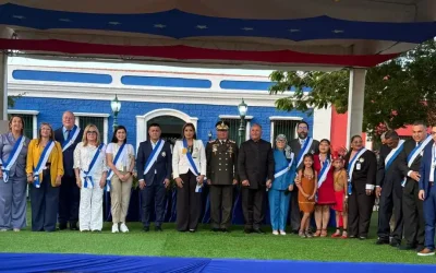 PRESIDENTE DE FERROMINERA ALDO CANTAFIO RECIBE ORDEN CONGRESO DE ANGOSTURA