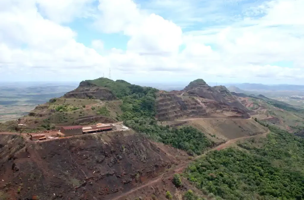 YACIMIENTOS “TIPO CERRO BOLÍVAR”: INVESTIGACIÓN DOCUMENTADA POR ALDO CANTAFIO
